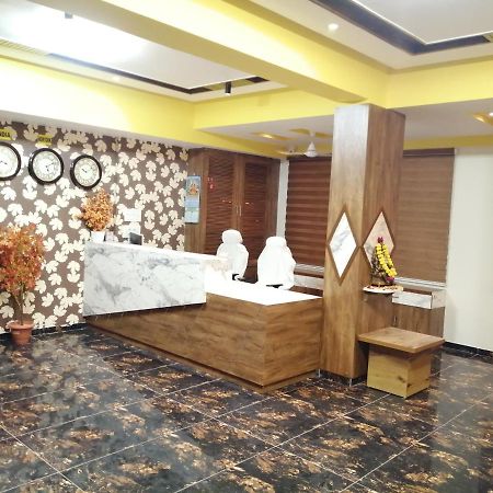 Hotel Golden City Vadodara Exterior photo