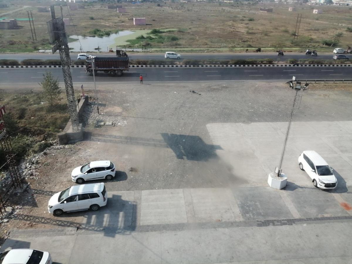 Hotel Golden City Vadodara Exterior photo