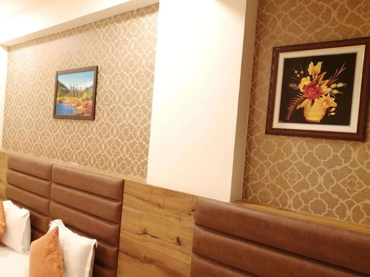 Hotel Golden City Vadodara Exterior photo