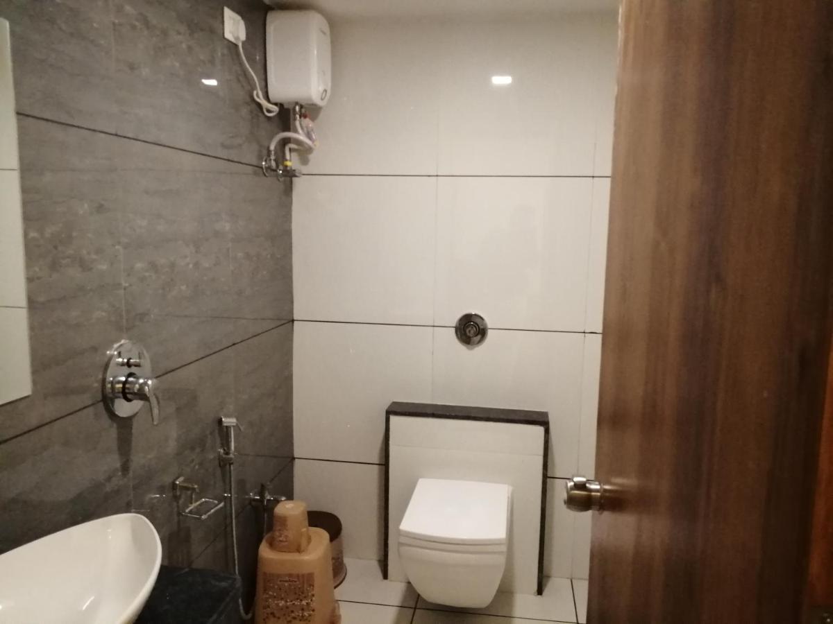 Hotel Golden City Vadodara Exterior photo