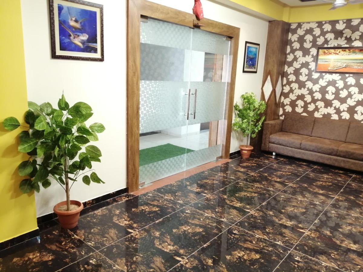 Hotel Golden City Vadodara Exterior photo